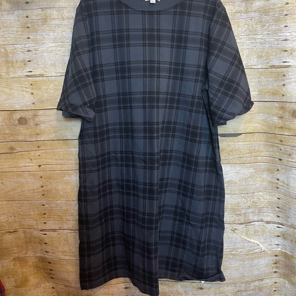 Gap Maternity plaid dress 🛍